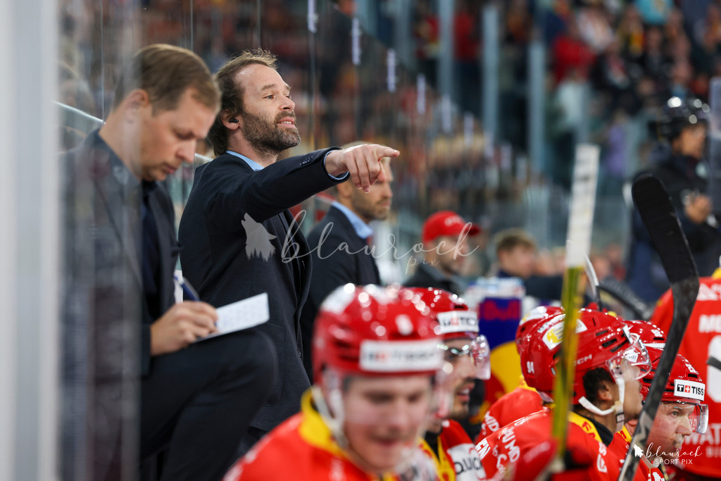 09302025_EHCB vs EVZ_wb-8944 | Sportbilder, Sportfotograf, Hochzeits- und Eventfotografin, Flugshows, Portraits und Tiershooting, Aviation, Downhill, Nationalleague, Swissleague, International