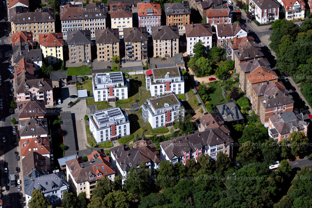 4035529 | BRAUNSCHWEIG 31.07.2020 Wohngebiet der Mehrfamilienhaussiedlung am Prinzenpark an der Nußbergstraße in Braunschweig im Bundesland Niedersachsen, Deutschland. Weiterführende Informationen bei: Baugenossenschaft ›Wiederaufbau‹ eG,  Kanada Bau AG,  Proficon GmbH. // Residential area of the multi-family house settlement on Prinzenpark in Brunswick in the state Lower Saxony, Germany. Further information at: Baugenossenschaft a??Wiederaufbaua?? eG,  Kanada Bau AG,  Proficon GmbH. Foto: Gerhard Launer
