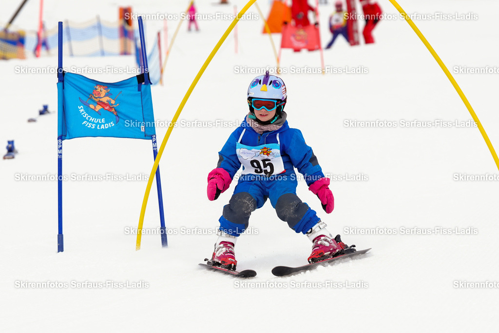 SRF_02.01.2026_0032 | Skirennfotos,Serfaus,Fiss,Ladis,Kinderskirennen,Winter,Tirol,Oberland,skirace,SFL,feelfree,weil wir's genießen,ski,Ski,skifahren,Sonnenplateau, - Realisiert mit Pictrs.com