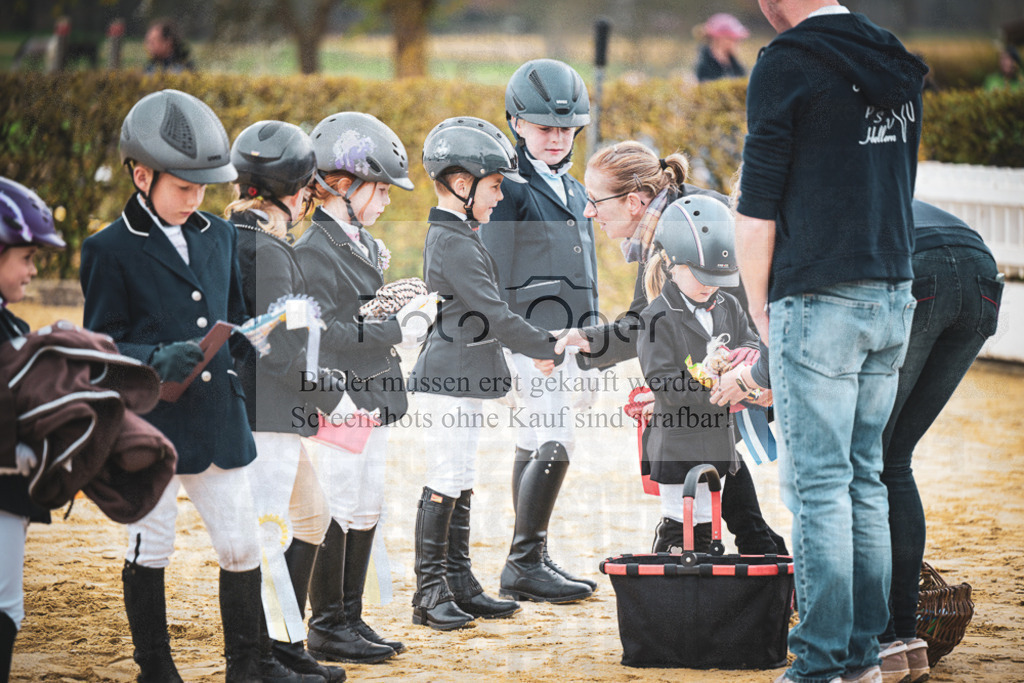 DOS_8960 | Entdecke hochwertige Reitturnierfotos von Foto Oger. Professionell, emotional und authentisch – jetzt Lieblingsmomente im Shop bestellen.Deutschlandweite Turnierfotografie. - Realisiert mit Pictrs.com