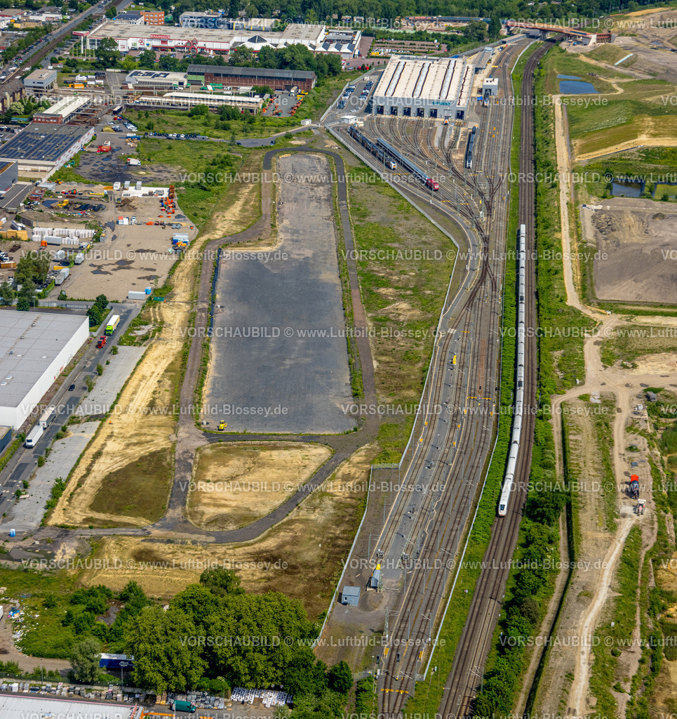 Dortmund240507278 | Luftbild, Gewerbegebiet Westfalenhütte Gelände, oben Brückenbaustelle mit Neubau der Straßenüberführung Hildastraße über Bahngleise zur Nordstadt, Siemens Rail Service Center, Dortmund, Ruhrgebiet, Nordrhein-Westfalen, Deutschland