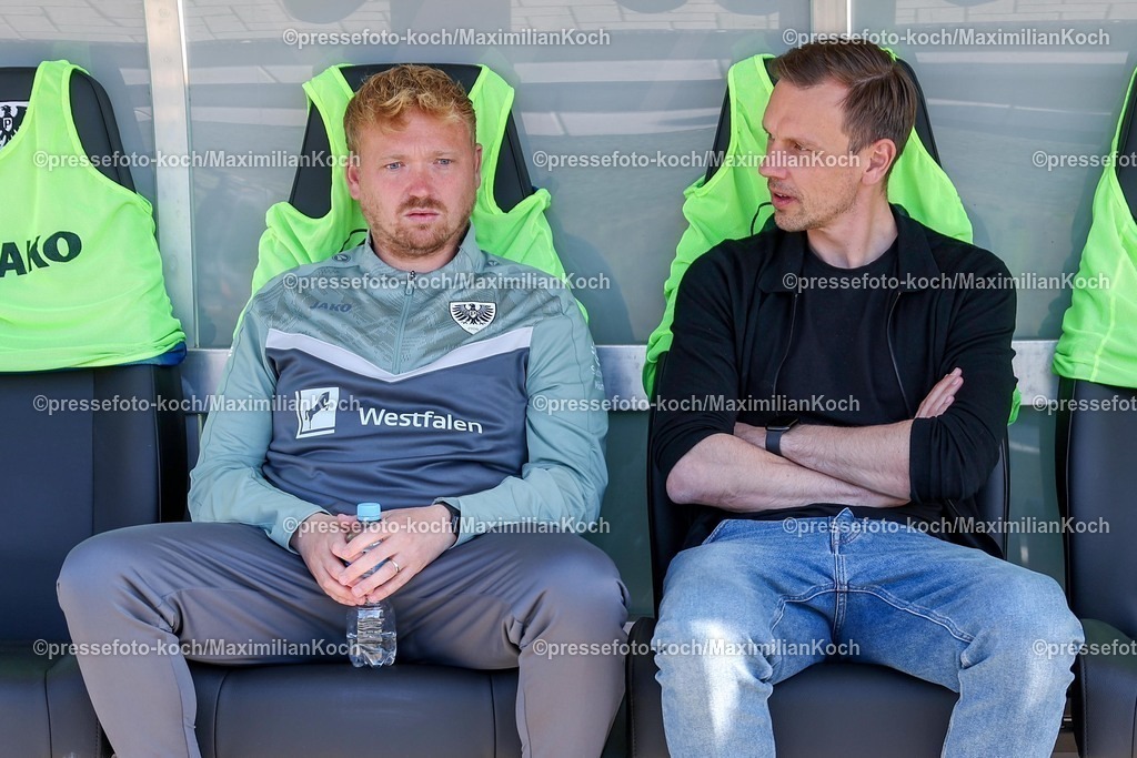SCP09052502176 | 09.05.2025, Fußball, Preußen Münster - Hertha BSC, 2. Fußball Bundesliga, 33. Spieltag, Preußenstadion, Saison 2024 2025: Kieran Schulze-Marmeling (Trainer Preussen Muenster) (L) neben Ole Kittner – (Geschäftsführer Sport Preussen Muenster) (R)DFB regulations prohibit any use of photographs as image sequences and or quasi-video.