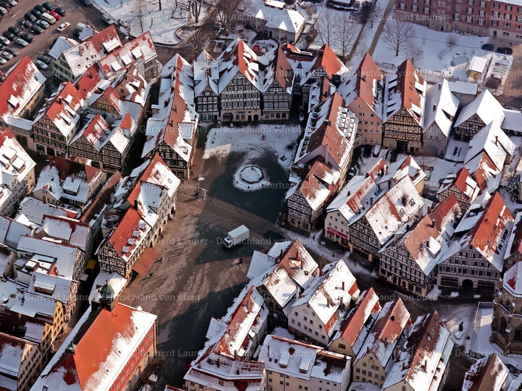 2506010 | historischer Marktplatz, Schorndorf, Winteraufnahme