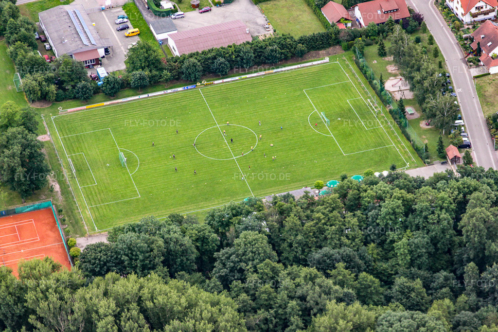 Luftbild: Germania Sportplatz in Winden im Bundesland Rheinland-Pfalz in Deutschland. Foto: IMG_19410.jpg vom 11.07.2009 durch Werner Riehm/FLY-FOTO.de