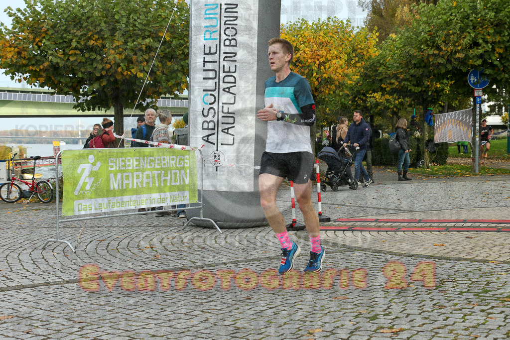 241020_0959_EX1_7364 | Sportfotografie im Rhein-Sieg Kreis, Köln, Bonn, NRW, Rheinland Pfalz, Hessen, etc. Unser Tätigkeitsfeld umfasst den Laufsport vom Volkslauf über den Marathon, Duathlon, Triathon bis zum Ultralauf wie Kölnpfad Ultra oder Schindertrail.