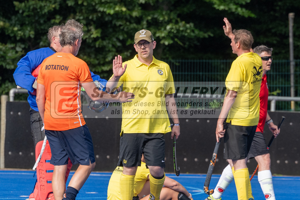 SFE_20240817_0108 | Krefeld, Deutschland, 17.08.2024:  European Cup for Recreational Hockey Players im KTHC Stadion Rot-Weiss Köln Tennis and Hockey Club am 17.08.2024 in Krefeld, Deutschland. (Foto von Stephan Fehrmann)Krefeld, Germany, 17.08.2024: European Cup for Recreational Hockey Players in KTHC Stadion Rot-Weiss Köln Tennis and Hockey Club at 17.08.2024 in Krefeld, Deutschland. (Foto from Stephan Fehrmann)