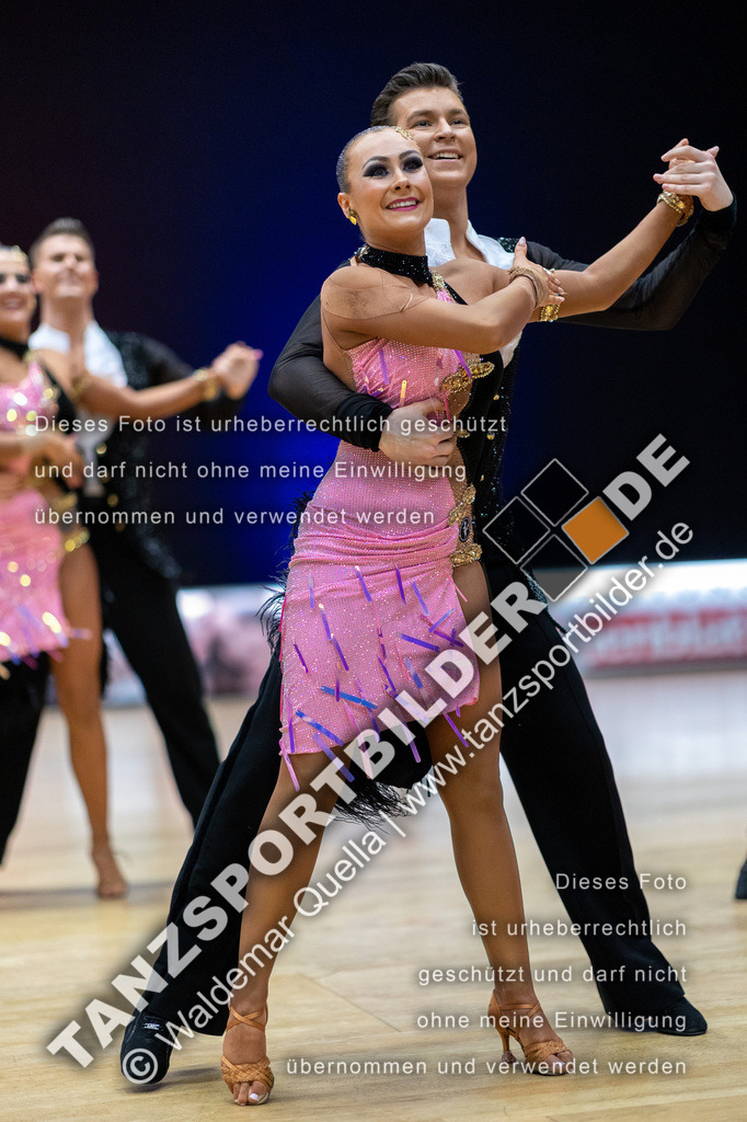 20230114-11950 | Hier finden Sie Tanz Bilder vom Latein und Standard Formationen tanzen. Sportbilder vom Tanzsport. Schöne Fotos und von Weltmeisterschaft, Europameisterschaft, Bundesliga, Regionalliga, Oberliga und Landesliga sowie von GOC Stuttgart, DanceComp, WM Bremen