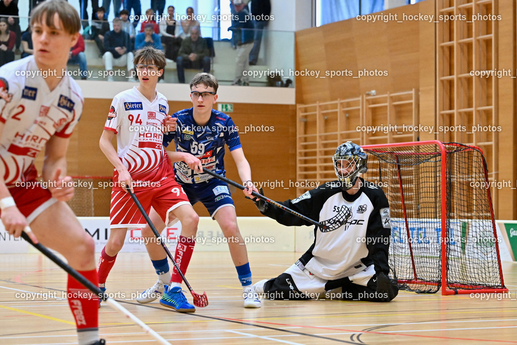 VSV Unihockye vs. KAC Floorball | #94 Moritz Gunzer KAC Floorball, #59 Nino Forelli VSV Unihockey, #55 Maximilian Obereder KAC Floorball, VSV Unihockye vs. KAC Floorball, VSV Unihockye vs. KAC Floorball am 13.04.2025 in Villach (Ballspielhalle St. Martin), Austria, (Photo by Bernd Stefan)