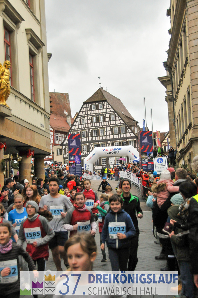 Stadtwerke Jugendlauf 1700m | 3 Koenigslauf 2023 - Realisiert mit Pictrs.com