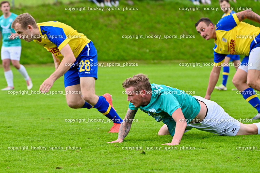 SV Afritz 1975 vs. SV Rosegg | #28 Nico Moser SV Afritz, #13 Stefan Aichholzer SV Rosegg, #9 Fabian Raab SV Afritz, SV Afritz 1975 vs. SV Rosegg, SV Afritz 1975 vs. SV Rosegg am 26.05.2024 in Afritz (Sportplatz Afritz), Austria, (Photo by Bernd Stefan)