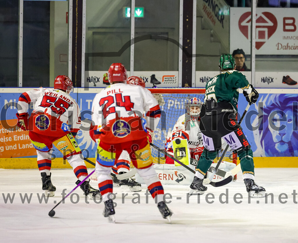 2026-02-20_092_TSV_Erding_gegen_Deggendorfer_SC | Erding, Deutschland, 20.02.2026:Eishockey, Oberliga Süd 2025 / 2026, 49. Spieltag, TSV Erding gegen Deggendorfer SC, Endergebnis: 4:1Luke Weilandt (Deggendorfer SC, #55), Niklas Pill (Deggendorfer SC, #24), Torwart Timo Pielmeier (Deggendorfer SC, #51), Pascal Steck (Erding Gladiators, #73)Foto: Christian Riedel / fotografie-riedel.net