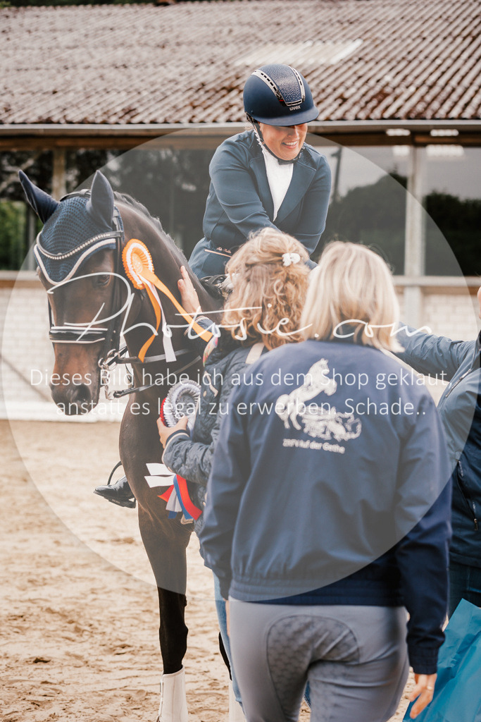 3I6A7834 | Stimmungsvolle Portraits und Reitsportfotografie im Ruhrgebiet und im Münsterland.

Pferdefotografie, Hundefotografie, Tierfotografie, Reportagen, Portraits von Tier und Mensch, Turnierfotografie in Bochum, Recklinghausen, Marl, Haltern am See, Dülmen.. - Realisiert mit Pictrs.com