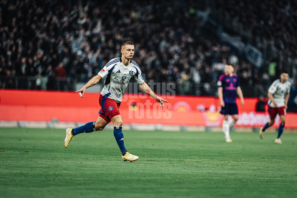 Fußball | Männer | Saison 2024/2025 | 2. Fußball-Bundesliga | 25. Spieltag | Hamburger SV vs. Fortuna Düsseldorf | 08.03.2025 | Miro Muheim (#28, HSV) jubelt nach seinem Tor