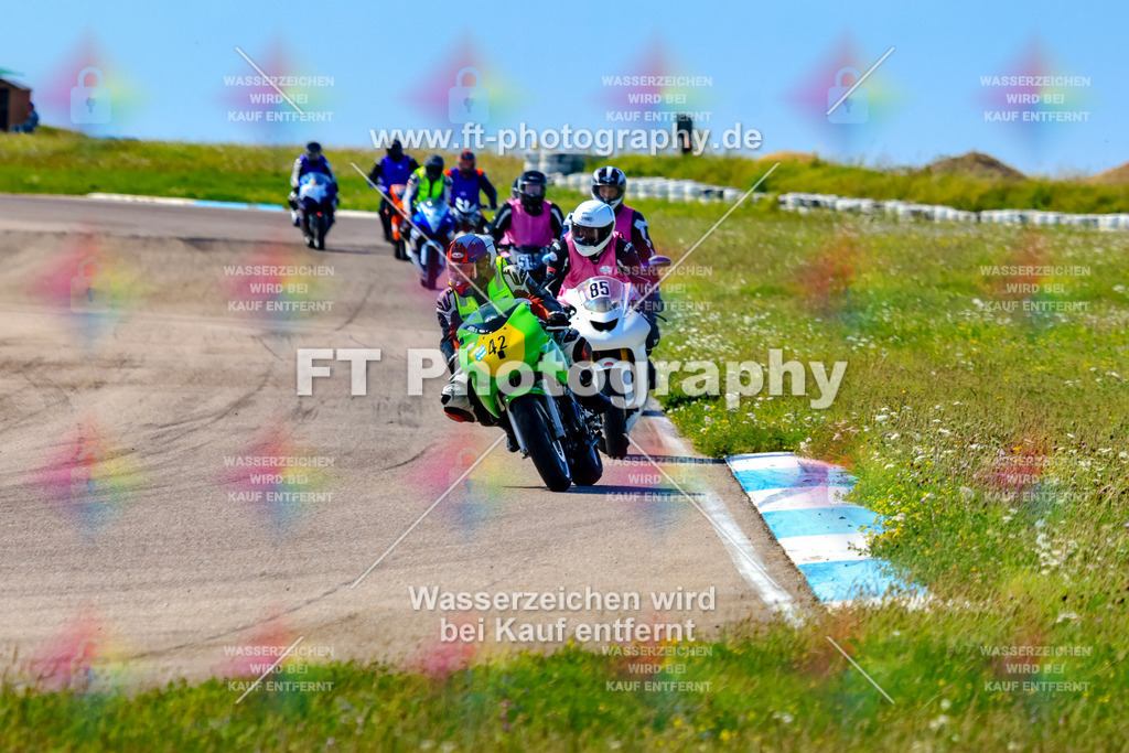 042-3923 | Hier findet Ihr Bilder von Touristenfahrten auf der Nürburgring Nordschleife oder von anderen Veranstaltungen die ich besucht habe. Viel Spass beim Durch Schauen 