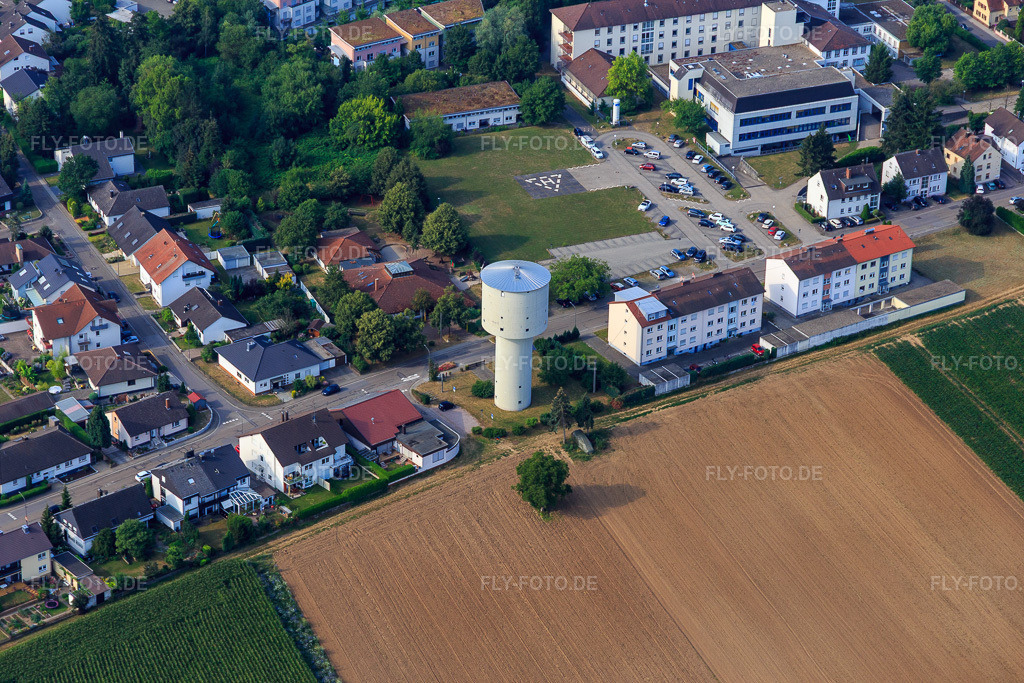 Luftbild: Am Wasserturm in Kandel im Bundesland Rheinland-Pfalz in Deutschland. Foto: IMG_108980.jpg vom 15.07.2018 durch Werner Riehm/FLY-FOTO.de