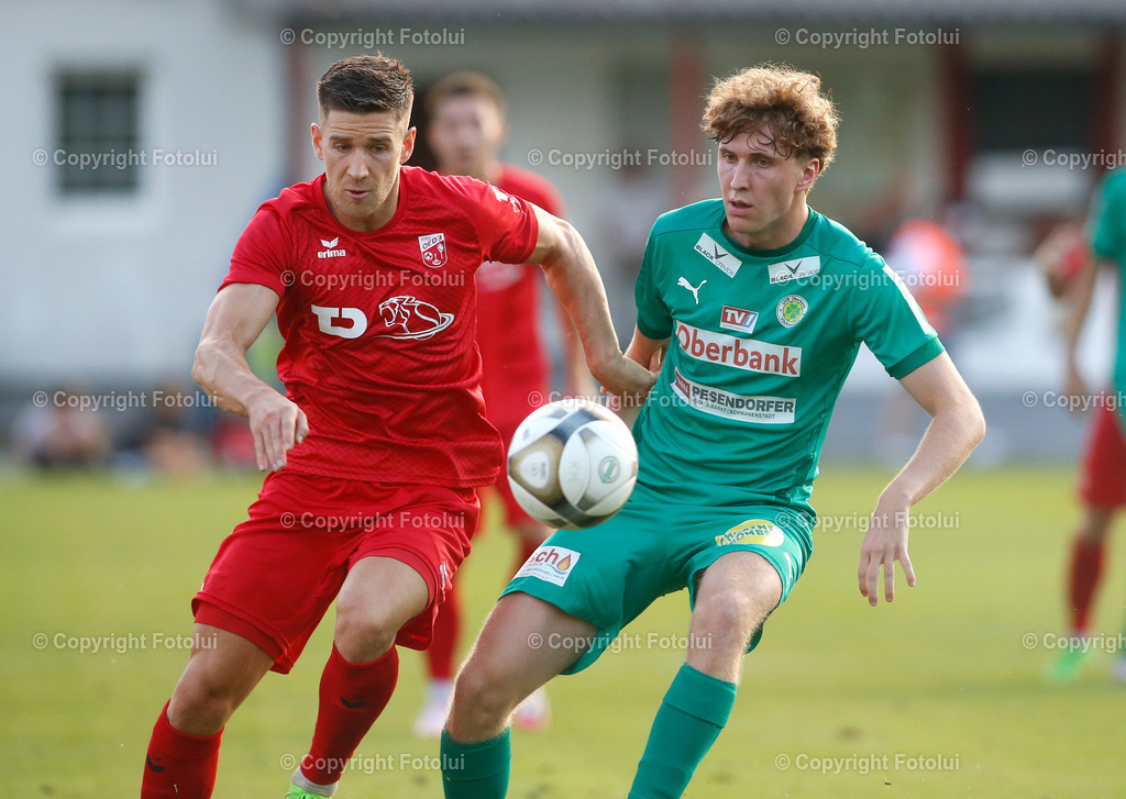 A_LUI_170824_0010 | SPORT FUSSBALL REGIONALLIGA MITTE  ASKOE OEDT -UVB VOECKLAMARKT  17.08.2024  IM BILD: ARNE AMMERER  (OEDT) UND MARIUS BRANDMAYR (VOECKLAMARKT)) FOTO:  FOTOLUI