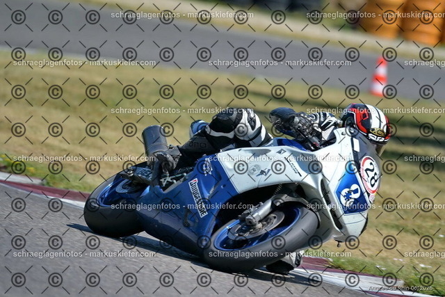 26bc03-1352 | markuskiefer.com - Realisiert mit Pictrs.com