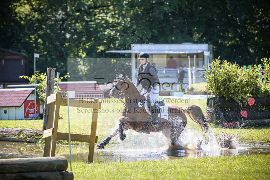 DOS_4302 | Entdecke hochwertige Reitturnierfotos von Foto Oger. Professionell, emotional und authentisch – jetzt Lieblingsmomente im Shop bestellen.Deutschlandweite Turnierfotografie. - Realisiert mit Pictrs.com