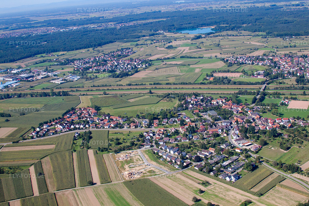 Luftbild: Ortsansicht von Osten diesseits der Kinzig im Ortsteil Bühl in Offenburg im Bundesland Baden-Württemberg in Deutschland. Foto: IMG_20752.jpg vom 31.08.2009 durch Werner Riehm/FLY-FOTO.de
