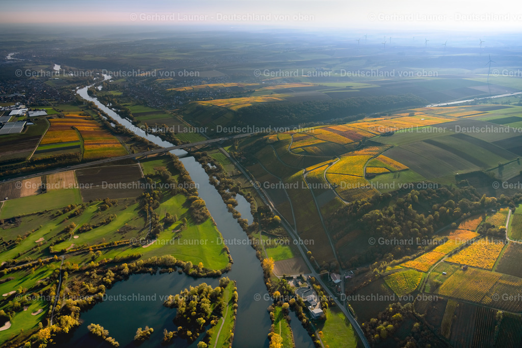 3905293 | Weinbergslandschaft an der Mainschleife bei Escherndorf und Nordheim