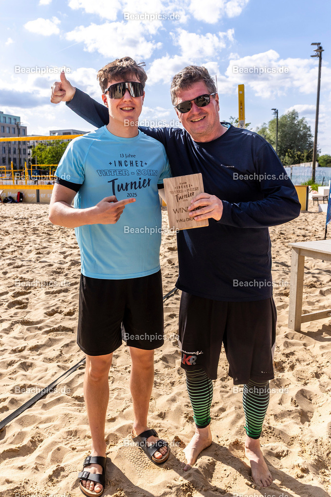 2025-200076138-Vater-Sohn-Turnier | Pinar Atalay, Bundeskanzler Friedrich Merz 29.05.2025; Berlin Foto: Gerold Rebsch - www.beachpics.de