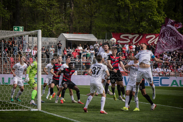 Viktoria Koeln vs. SV Wehen Wiesbaden, 11.04.2026 | KOELN, GERMANY - APRIL 11, 2026:  David Otto (Viktoria Köln, 10) with a header after a corner during the 3rd division match between Viktoria Koeln vs. SV Wehen Wiesbaden at the Sportpark Hoehenberg on matchday 7 on April 11, 2026 in Koeln, Germany. DFL REGULATIONS PROHIBIT ANY USE OF PHOTOGRAPHS AS IMAGE SEQUENCES AND/OR QUASI-VIDEO.