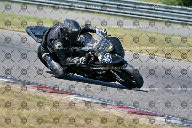 25bt04-0385 | markuskiefer.com - Realisiert mit Pictrs.com