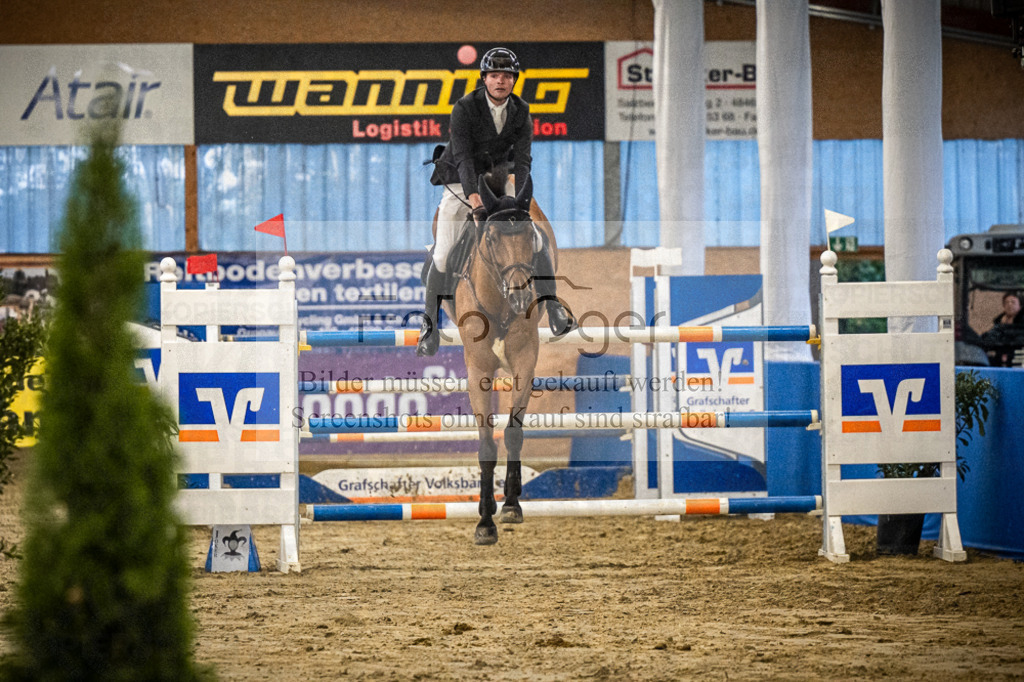DOS_0203 | Entdecke hochwertige Reitturnierfotos von Foto Oger. Professionell, emotional und authentisch – jetzt Lieblingsmomente im Shop bestellen.Deutschlandweite Turnierfotografie. - Realisiert mit Pictrs.com