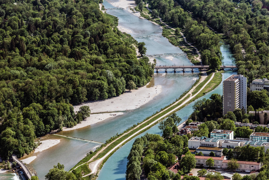dr__dsc9087.jpg | MüNCHEN 07.05.2018 Uferbereiche am Flußverlauf der Isar am Flaucher in München im Bundesland Bayern, Deutschland. // Riparian zones on the course of the river of Isar on Flaucher in Munich in the state Bavaria, Germany. Foto: Daniel Reiter