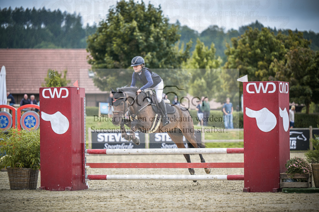 DOS_1014 | Entdecke hochwertige Reitturnierfotos von Foto Oger. Professionell, emotional und authentisch – jetzt Lieblingsmomente im Shop bestellen.Deutschlandweite Turnierfotografie. - Realisiert mit Pictrs.com