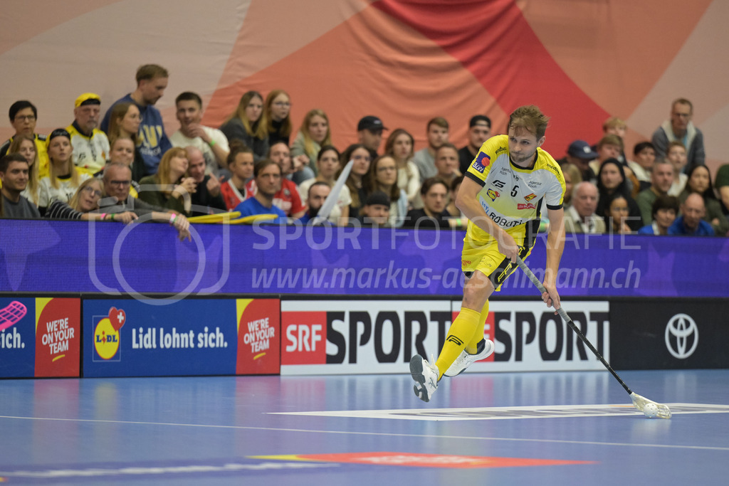 Zug United vs HC Rychenberg - 22. February 2025 | Zug United vs HC RychenbergSporthalle Wankdorf, BernJohan Larsson (#5 HC Rychenberg Winterthur).Bild: Sportfotografie Markus Aeschimann | www.markus-aeschimann.ch - Realisiert mit Pictrs.com