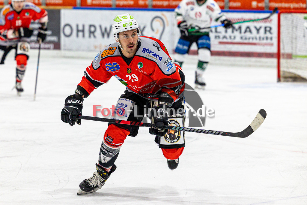 TSV Peißenberg Miners vs TSV Erding Gladiators | Eishockey Bayernliga 2023/2024, TSV Peißenberg Miners vs TSV Erding Gladiators, 20240107,
Martin ANDRÄ (Miners 29) in Aktion,
2024-01-07 in Peißenberg (Eisstadion)
29 Martin ANDRÄ (Miners 29)
Copyright: WolfgangxLindner foto-lindner.de