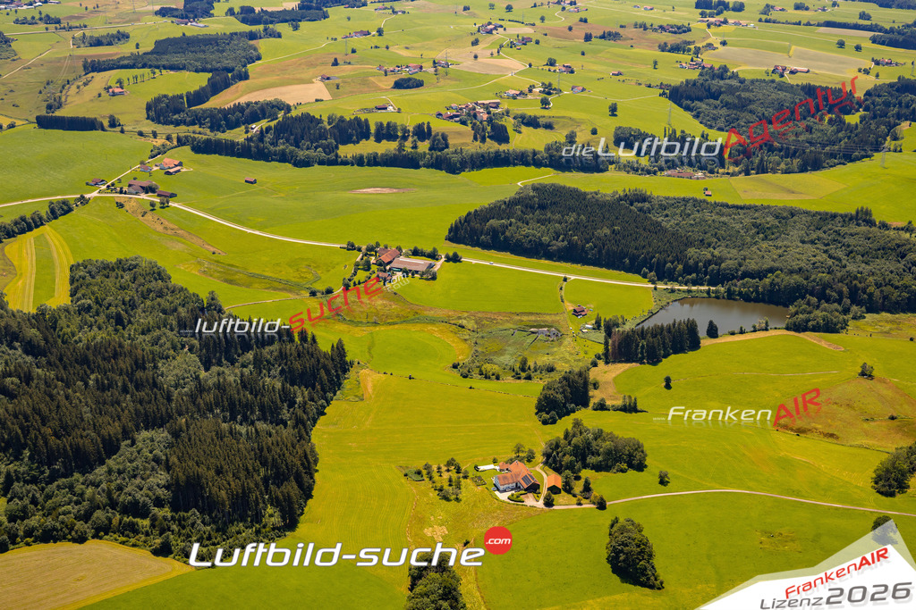 Das Luftbild zeigt : Fleschützen Haldenwang - Die Luftaufnahme wurde 2024 vom UL-Flugzeug aus erstellt ( keine Drohne ) - Hochauflösende Luftaufnahme - Für grossformatige Ausdrucke geeignet. Die Geschenkidee !Mit Lizenz und Bildrechte bestellbar