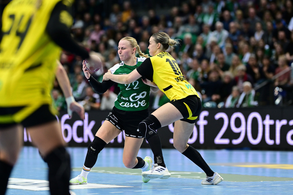 Handball I Frauen I Saison 2024-2025 I 1. HBF I 11. Spieltag I VfL Oldenburg - Borussia Dortmund | Der Sportfotograf. - Realisiert mit Pictrs.com