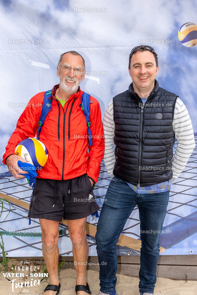 2022-00063104-Vater-Sohn-Turnier-Teamfotos-2 | 26.05.2022; Berlin Foto: Gerold Rebsch - www.beachpics.de