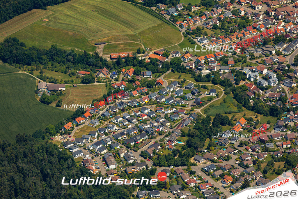 Aktuelles Luftbild von Oberzell Ravensburg - Die Luftaufnahme wurde 2022 mittels UL-Flugzeug erstellt ( keine Drohne ) - hochauflösende Kamera-Systeme von  Canon -Beste Qualität - Für grossformatige Ausdrucke geeignet. Die Geschenkidee !