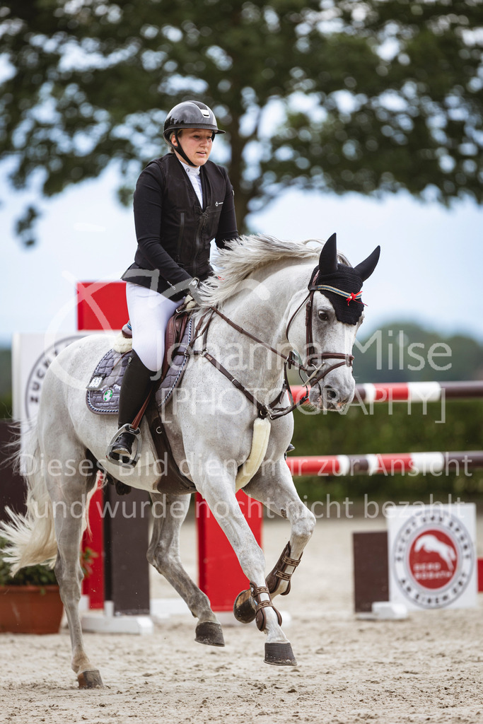 240616_Lemwerder_S1-Springen-627 | Deine schönsten Turniermomente als professionelle Fotos! Entdecke hochwertige Pferdesport-Fotografie im Online-Shop. Jetzt Fotos finden & bestellen!