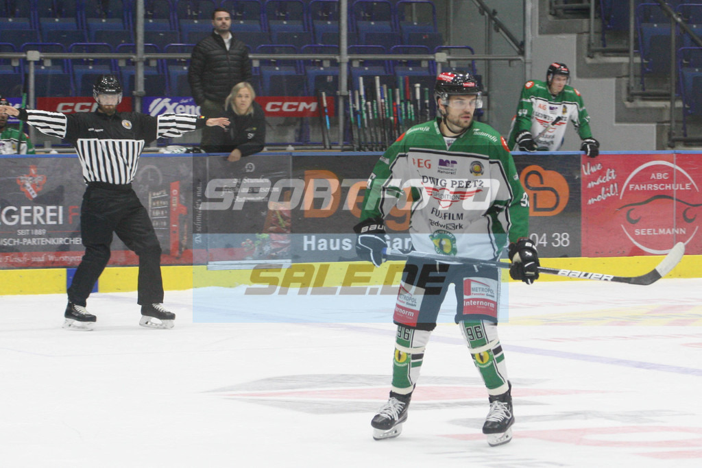 SC Riessersee - Höchstadt Alligators | Anton Seewald - Eishockey Oberliga Süd SC Riessersee - Höchstadt Alligators - © Sportfoto-Sale (MK) - Realisiert mit Pictrs.com