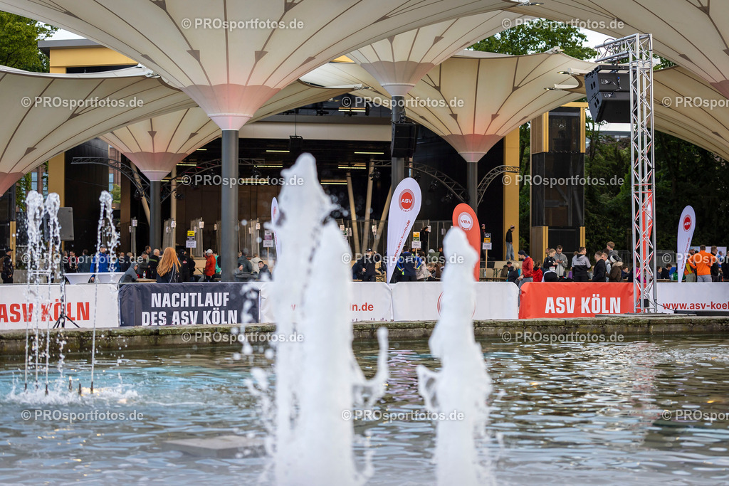 23. ASV Nachtlauf; Koeln, 13.05.26 | Impressionen vom 23. ASV Nachtlauf am 13.05.26 am Tanzbrunnen in Koeln. Foto: BEAUTIFUL SPORTS/Leah Kohring