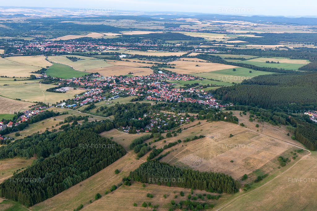 Luftbild: Ortsansicht aus Westen im Ortsteil Gräfenhain in Ohrdruf im Bundesland Thüringen in Deutschland. Foto: IMG_116131.jpg vom 10.07.2019 durch Werner Riehm/FLY-FOTO.de