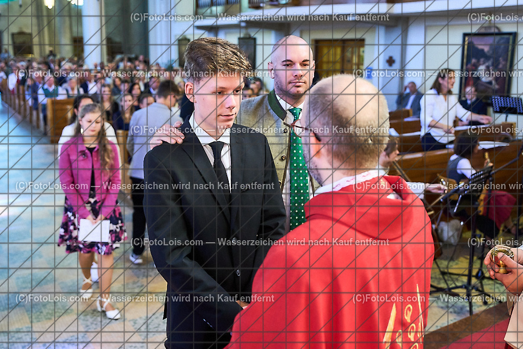ALP0760_PfarrFirmung Wieselburg_Firmvorgang | (C)FotoLois.com, Alois Spandl, Firmung in der Pfarrkirche Wieselburg mit Generalvikar Dr. Christoph Weiss, Dechant Pfarrer Daniel Kostrzycki und Monignore Franz Dammerer, Sa 15. Juni 2024.