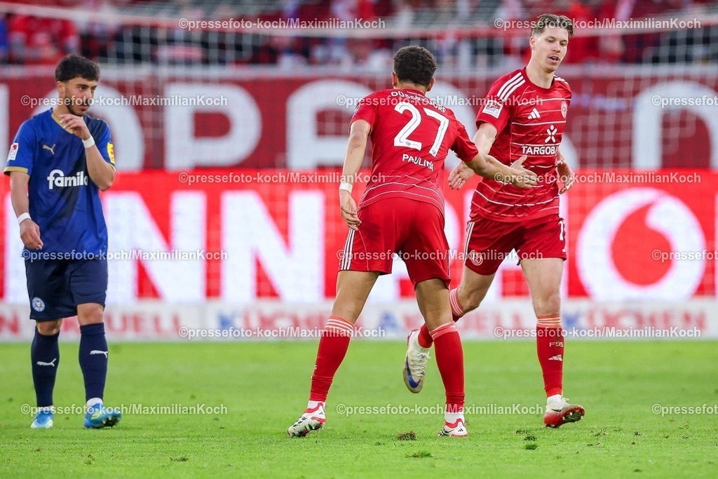 F9510042601096 | 10.04.2026, Fußball, Fortuna Düsseldorf - Holstein Kiel, 2. Fußball Bundesliga, Herren, Merkur Spiel-Arena, 29. Spieltag, Saison 2025 2026: Torjubel nach dem Tor zum 1:1 durch Torschütze Cedric Itten&nbsp;(Fortuna Düsseldorf #13)  zusammen mit Jordi Leander Paulina&nbsp;(Fortuna Düsseldorf #27)   DFB regulations prohibit any use of photographs as image sequences and or quasi-video.
