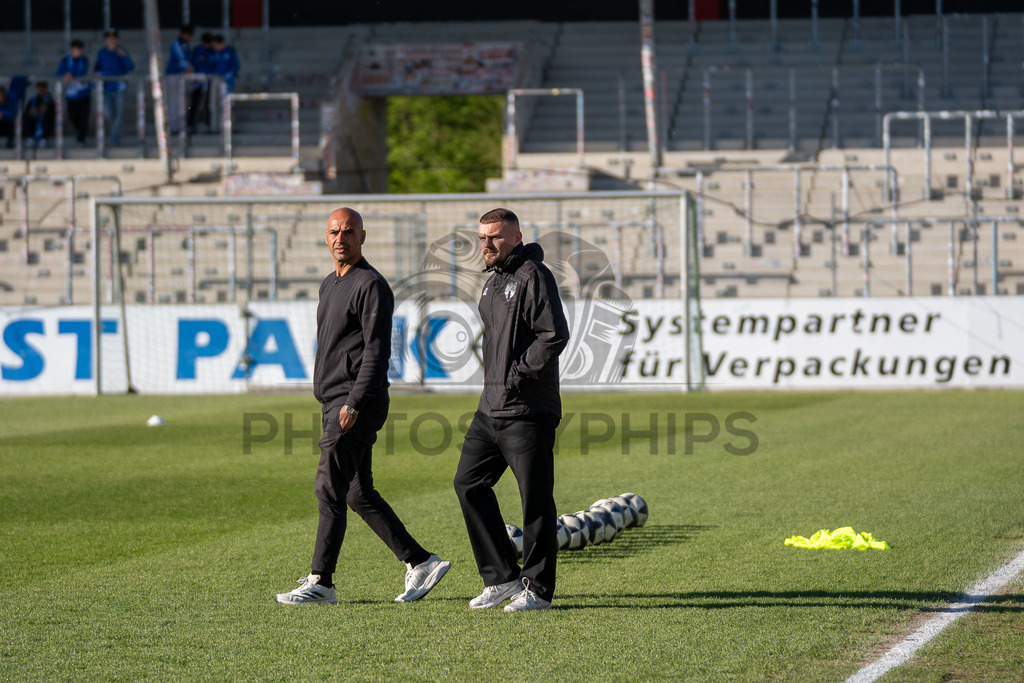 SG Sonnenhof Großaspach vs. SGV Freiberg, Fussball, Regionalliga Suedwest, 30. Spieltag, 22.04.2026 | Kushtrim Lushtaku (Trainer SGV Freiberg),SG Sonnenhof Großaspach vs. SGV Freiberg, Fussball, Regionalliga Suedwest, 30. Spieltag, 22.04.2026