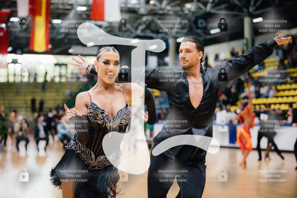Hessen Tanzt WDSF International Open Latin 11th (43) Justin Lauer _ Rita Schumichin (TSC Saltatio Neustadt im TV 1860 Mußbach)-2025-05-18-4881 | Webshop for digital downloads and prints of dance sport, event & show photographer Julian Link - Realisiert mit Pictrs.com
