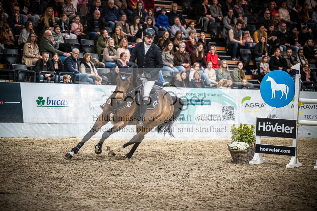 DOS_1222 | Entdecke hochwertige Reitturnierfotos von Foto Oger. Professionell, emotional und authentisch – jetzt Lieblingsmomente im Shop bestellen.Deutschlandweite Turnierfotografie. - Realisiert mit Pictrs.com