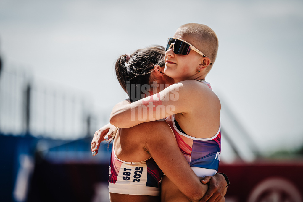 Beachvolleyball | Frauen | Allianz German Beach Tour 2025 | Tourstop Düsseldorf | 08.05.2025 | v.l. Sophia Neuß und Mareet Maidhof