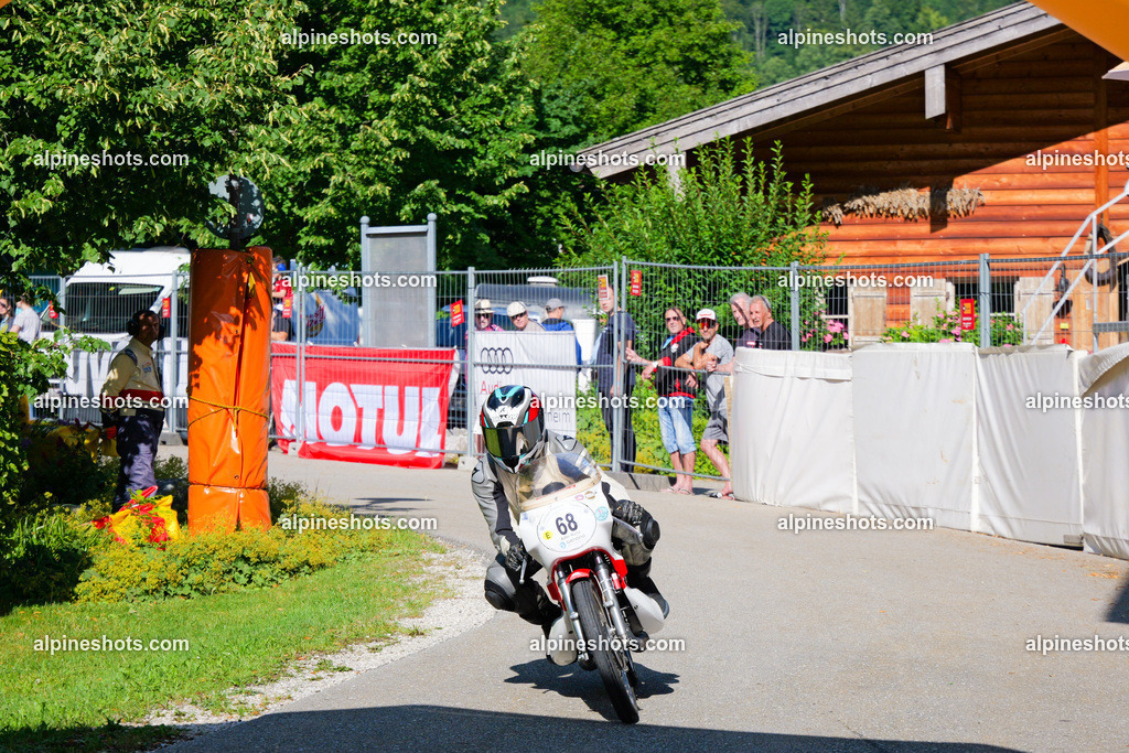 P1025743 | Erleben Sie atemberaubende, hochqualitative Fotos Ihrer Fahrt entlang der malerischen Alpenstraßen. Besuchen Sie alpineshots.com, um professionelle Aufnahmen Ihrer unvergesslichen Reise zu finden und zu kaufen - Realisiert mit Pictrs.com