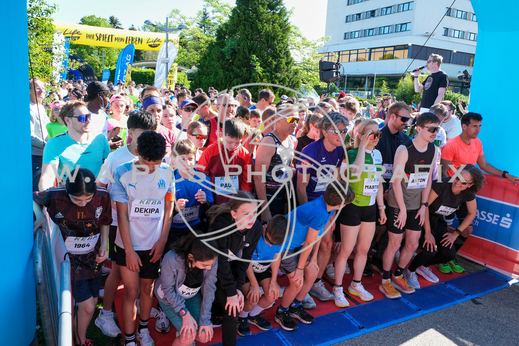 ..... | LINZ,AUSTRIA,27.April 24, Int. 3 Brückenlauf Linz  , Image shows: Photo: WAPICS / Michael ring