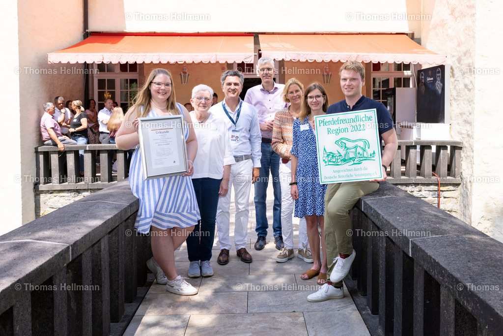 TH_Pferdefreundliche Gemeinden-Regionen_ Ehrung_ Sönke Lauterbach_9241 | Longines Balve Optimum 2023 am 10.06.23 in Balve, Schloss Wocklum, Thomas Hellmann, Pferdefreundliche Gemeinden/Regionen, Ehrung, Sönke Lauterbach