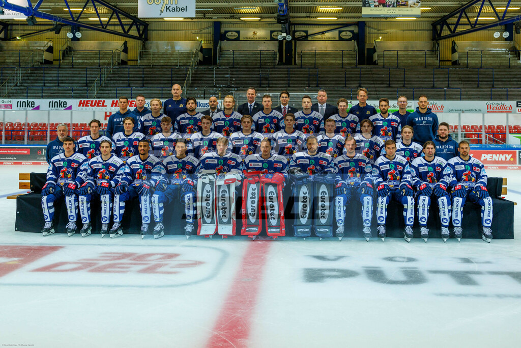 Iserlohn Roosters Teamshooting | Fotodatenbank für Print- und Onlinemedien mit den Schwerpunkten Fußball, Eishockey, Basketball, Handball, Wintersport und Leichtathletik - Realisiert mit Pictrs.com
